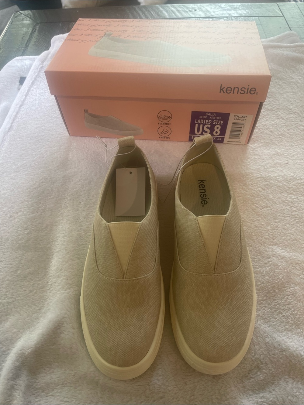 Kensie Neutral Beige Slip-On Canvas Sneakers size 8 new in box. SKU 3240